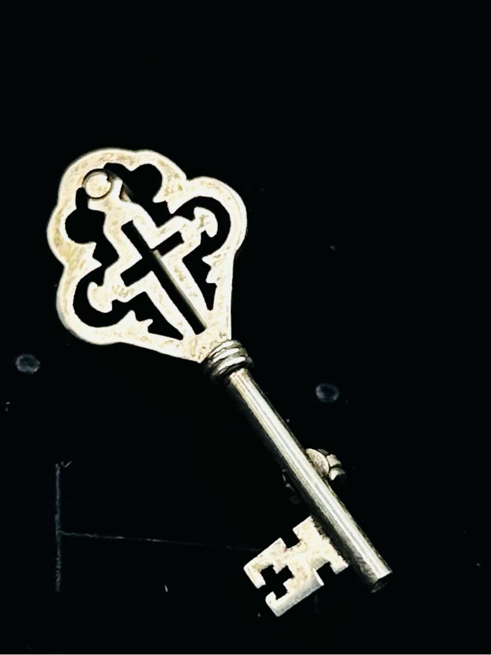 Vintage Mexican Artisan Sterling Silver Taxco MAR Skeleton Key Brooch